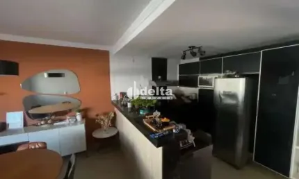 Casa residencial disponível para Locação e venda no bairro Shopping Park em Uberlândia-MG.