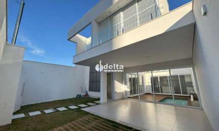 Sobrado disponível para venda no bairro Jardim Inconfidência em Uberlândia-MG.