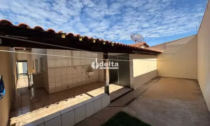Casa residencial disponível para venda no bairro alto umuarama em uberlândia-mg.