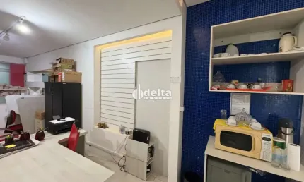 Sala disponível para venda no bairro Santa Mônica em Uberlândia-MG