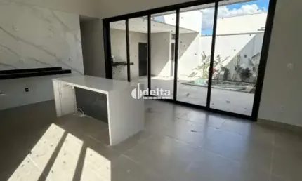 Casa no condomínio RAROS ALTO UMUARAMA disponível para venda em Uberlândia-MG