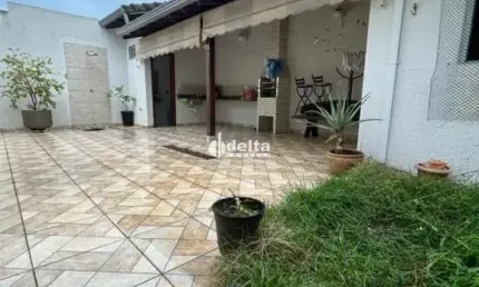 Casa disponível para venda no bairro Vigilato Pereira em Uberlândia MG