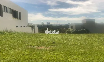 Terreno no condomínio jardins gênova disponível em uberlândia mg