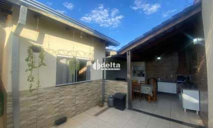 Casa disponível para venda no bairro Minas Gerais em Uberlândia MG