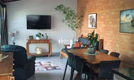 Casa disponível para venda no bairro Minas Gerais em Uberlândia MG