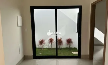 Casa residencial disponível para venda no bairro Verde Vida em Uberlândia-MG