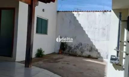 Casa disponível para venda no bairro Santa Luzia em Uberlândia MG
