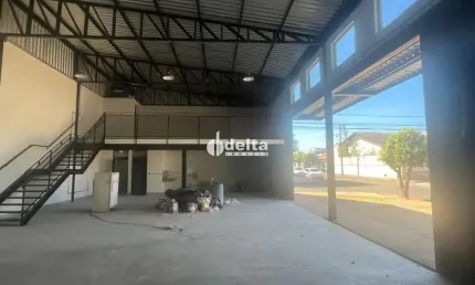 Galpão disponível para locação e venda  no bairro Custódio Pereira em Uberlândia-MG