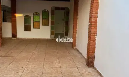 Casa disponível para venda no bairro Jardim Canaã em Uberlândia MG