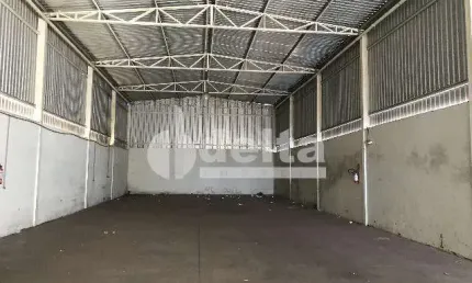Galpão comercial disponível para locação no bairro marta helena em uberlândia-mg