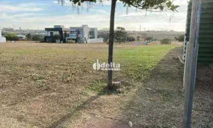 Terreno disponível para venda no bairro Granja Marileusa em Uberlândia-MG