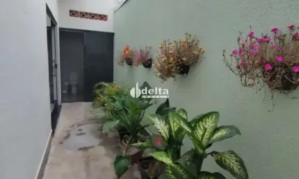 Casa disponível para venda no bairro Laranjeiras em Uberlândia MG