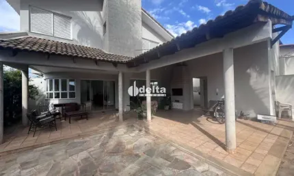 Casa disponível para venda no bairro Jardim Karaíba em Uberlândia MG