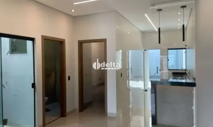 Casa com 2 quartos à venda no Jardim Holanda, Uberlândia 
