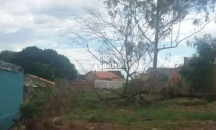 Terreno disponível para venda no bairro Jardim Canaã em Uberlândia-MG