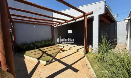 Casa residencial disponível para venda no bairro granada em uberlândia-mg.