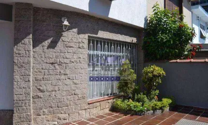 SOBRADO DE ESQUINA NA PONTA DA PRAIA - ÓTIMA LOCALIZAÇÃO
