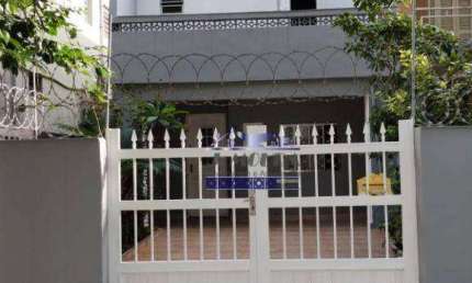 SOBRADO NO GONZAGA PRÓXIMO A PRAIA - ÓTIMO PARA RESIDENCIA, CLINICA OU COMERCIO EM GERAL