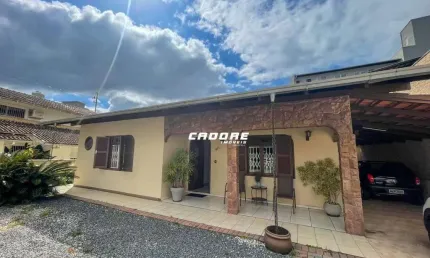 Excelente casa com aproximadamente 250m² no bairro Vila Nova I Cadore Imóveis