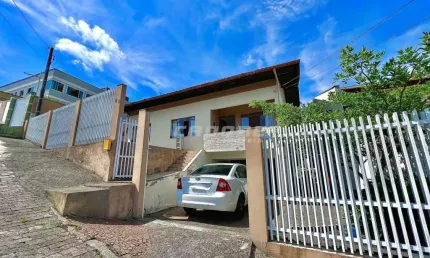 Casa com 4 quartos à venda no Garcia, Blumenau 