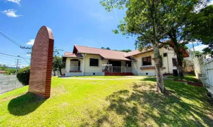 Casas Comerciais para locação com aproximadamente 500m² no Bairro Garcia | Cadore Imóveis