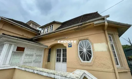 Casarão comercial de aproximadamente 100 m² no bairro Garcia
