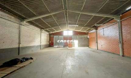 Galpão com aproximadamente 350m² no bairro Itoupavazinha I Cadore Imóveis