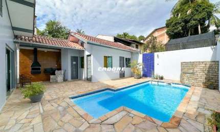 Casa Semi Mobiliada 3 Dormitórios Sendo 1 Suíte e Uma Bela Piscina! | Cadore Imóveis