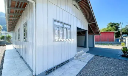 Casa para locação no bairro Progresso I Cadore Imóveis
