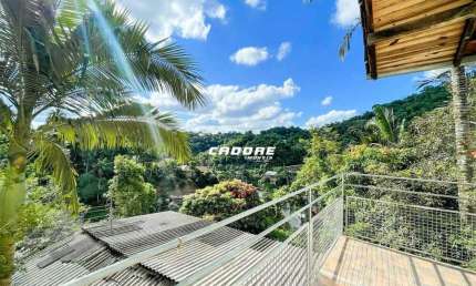 Casa Superior para locação no bairro Garcia I Cadore Imóveis