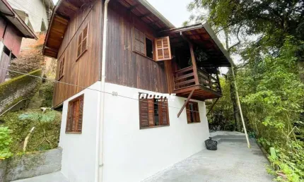 Casa mista para locação no bairro Garcia I Cadore Imóveis