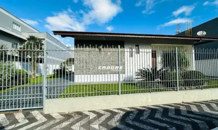 Casa com 4 dormitórios e localização privilegiada - escola agricola