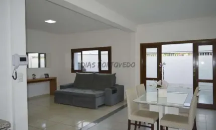 Casa com 4 quartos à venda na Vila Joaquim Inácio, Campinas , 202 m2 por R$ 660.000