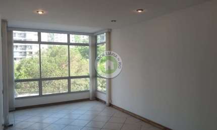 Confortável 3 Qts. com Dep/completa, 115m², sol da manhã com linda vista para a Montanha