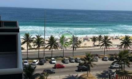 Cobertura Espetacular na Praia da Barra- Vista Praia com 120 m2 - Entrar e morar - reformada e planejada arquiteto com 2 suítes