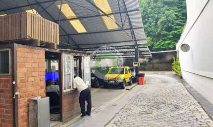 Garagem à venda em condomínio exclusivo em Laranjeiras, Rio de Janeiro-RJ! Aproveite: 1 vaga disponível!
