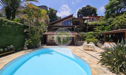 Casa de Luxo no Condomínio do Itanhangá - Venda ou Locação - 5 Quartos, 2 Suítes, 3 Salas - Rio de Janeiro-RJ