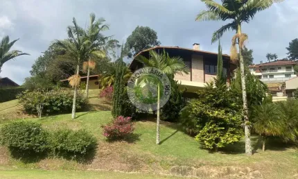 Residência de luxo em condomínio exclusivo em teresópolis-rj: 6 quartos, 5 suítes, salas amplas, 9 banheiros, 5 vagas, 1.100m².