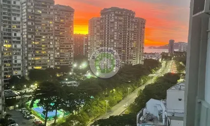 Confortável 3 Qts. com Dep/completa, 115m², sol da manhã com linda vista para o Mar/Montanha.