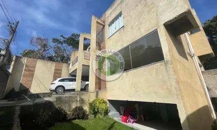 Casa 390m² com 5 quartos e 4 vagas em Laranjeiras/Botafogo, Região do mundo novo