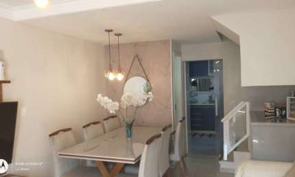 Casa de luxo em condomínio na Praça Seca, Rio de Janeiro-RJ: 4 quartos, 2 suítes, 1 sala, 2 banheiros, 1 vaga.