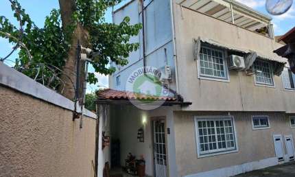 Casa à venda em Jacarepaguá-RJ: 2 quartos, 2 suítes, 1 sala, 4 banheiros, 1 vaga de garagem, 140m² de área.
