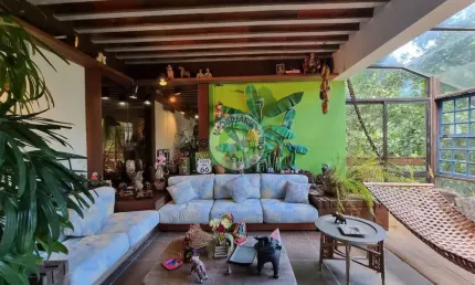 Bucólica casa tríplex de 5 quartos no meio da mata atlântica!