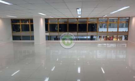 Sala Comercial à Venda ou Locação no Centro do Rio de Janeiro-RJ: 1 Banheiro, 220m² de Área