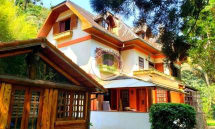 Sitio de luxo em Teresópolis - 7 quartos, 7 suítes, 3 salas e mais! Confira esta oportunidade exclusiva em Teresópolis-RJ.