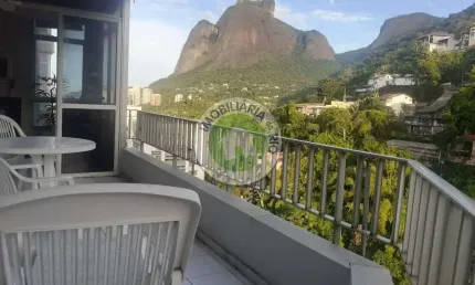 Confortável 3 qts. com dep/completa, 115m², sol da manhã com linda vista para o mar/montanha.