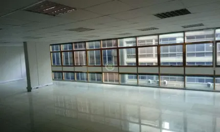 Sala Comercial de Alto Padrão para Locação no Centro do Rio de Janeiro-RJ: 220m², 1 Sala e 3 Banheiros