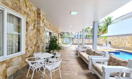 Excelente casa em condomínio no melhor ponto da Avenida das Américas.
