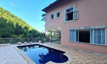 MAGNÍFICA CASA DE 366m², 3 SUÍTES NA ESTRADA DA CANOA - SÃO CONRADO