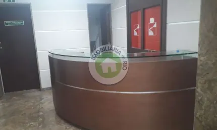 Excelente sala comercial em fino acabamento, andar corporativo completo, andar alto, edifício moderno  4 elev, portaria climatizada, heliponto, frente